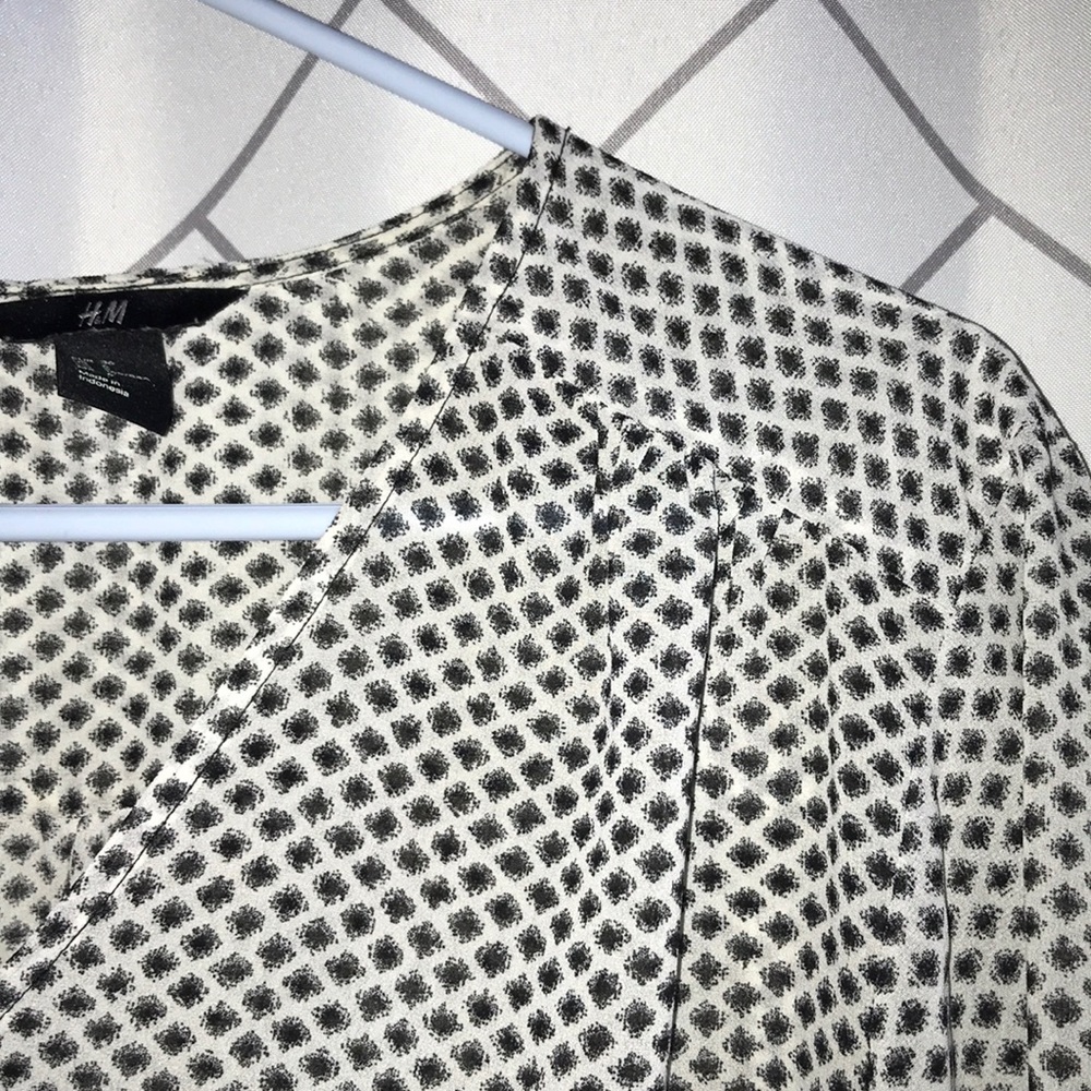 H&M blouse - Picture 2 of 5